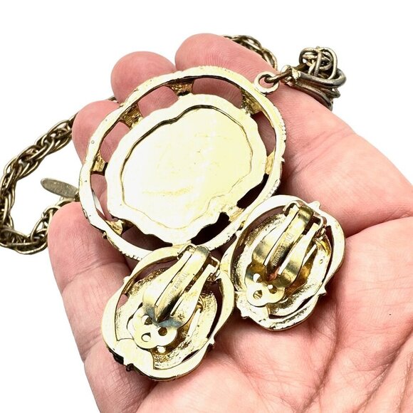 Vintage Whiting & Davis Amber Glass Gold Tone Pendant Necklace Earring Set - Picture 4 of 4